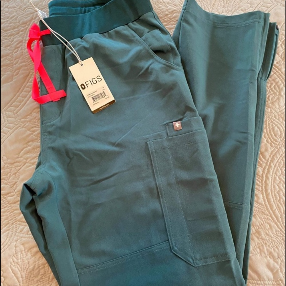 BNWT Medium Regular Remix Hydrogreen Pants